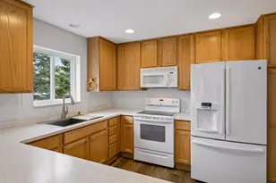 10541 188th St W, Lakeville, MN 55044 - Photo 8