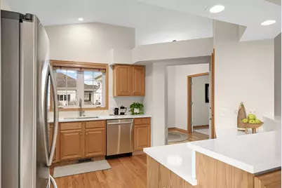 7912 Victoria Curve, Saint Louis Park, MN 55426 - Photo 6