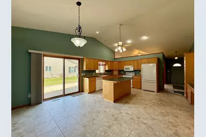 2733 Campus Lane, Albert Lea, MN 56007 - Photo 8