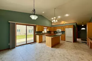 2733 Campus Ln, Albert Lea, MN 56007 - Photo 8