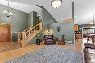 1776 McMenemy St, Maplewood, MN 55117 - Photo 2