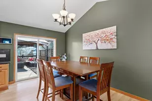 1776 McMenemy St, Maplewood, MN 55117 - Photo 12