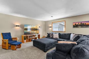 1776 McMenemy St, Maplewood, MN 55117 - Photo 24