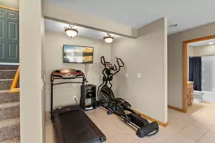 1776 McMenemy St, Maplewood, MN 55117 - Photo 28