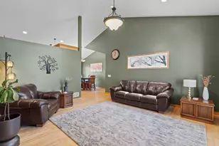 1776 McMenemy St, Maplewood, MN 55117 - Photo 4