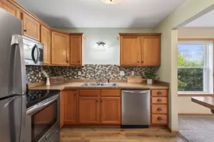 2496 County Rd C2 W, Roseville, MN 55113 - Photo 6