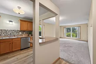 2496 County Rd C2 W, Roseville, MN 55113 - Photo 8
