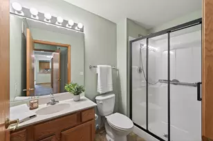 2496 County Rd C2 W, Roseville, MN 55113 - Photo 22