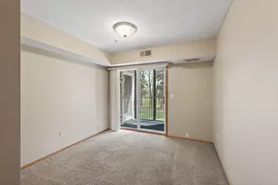 2496 County Rd C2 W, Roseville, MN 55113 - Photo 18