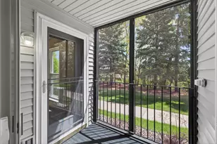 2496 County Rd C2 W, Roseville, MN 55113 - Photo 20