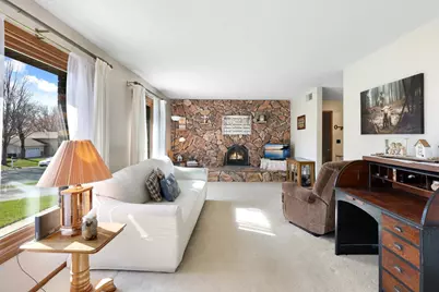 1054 Naumkeag Street S, Shakopee, MN 55379 - Photo 4