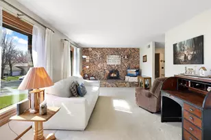 1054 Naumkeag St S, Shakopee, MN 55379 - Photo 4