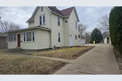 842 S Prairie Avenue, Fairmont, MN 56031 - Photo 1