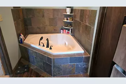 842 S Prairie Avenue, Fairmont, MN 56031 - Photo 22