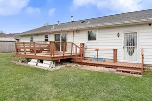 2005 11th St SW, Austin, MN 55912 - Photo 8