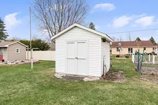 2005 11th St SW, Austin, MN 55912 - Photo 6