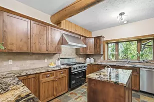 2050 Oakwood Ridge, Chanhassen, MN 55317 - Photo 32