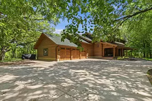 2050 Oakwood Ridge, Chanhassen, MN 55317 - Photo 84