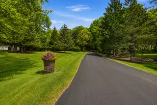 2050 Oakwood Ridge, Chanhassen, MN 55317 - Photo 8