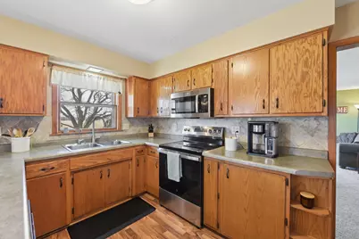 694 Glover Road, River Falls, WI 54022 - Photo 12