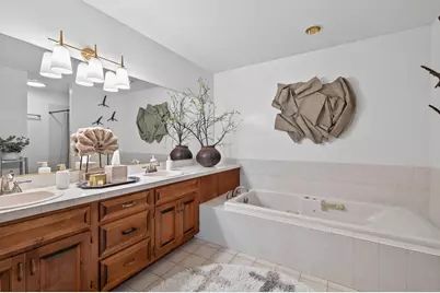 125 Wildwood Bay Drive, Mahtomedi, MN 55115 - Photo 32