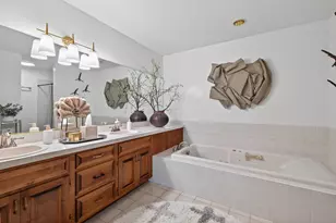 125 Wildwood Bay Dr, Mahtomedi, MN 55115 - Photo 32