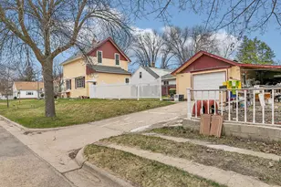 525 13th St SW, Willmar, MN 56201 - Photo 4