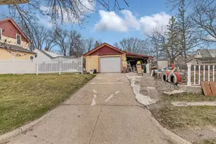 525 13th St SW, Willmar, MN 56201 - Photo 6
