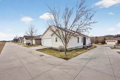 1948 Hadley Creek Drive NE, Rochester, MN 55906 - Photo 34