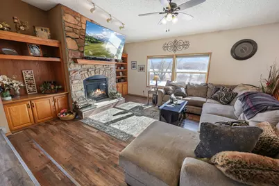 20206 County Road 9 NE, New London, MN 56273 - Photo 2