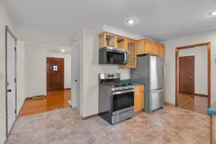 9109 Queen Ave S, Bloomington, MN 55431 - Photo 10