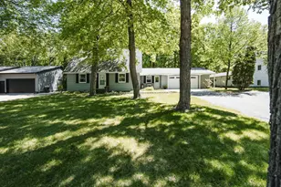 1583 E Shore Dr, Detroit Lakes, MN 56501 - Photo 2