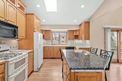 12465 90th Place N, Maple Grove, MN 55369 - Photo 4