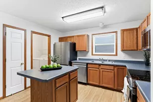 7398 Brunswick Ave N, Brooklyn Park, MN 55443 - Photo 10