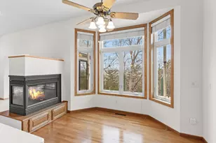 10471 Spyglass Dr, Eden Prairie, MN 55347 - Photo 8