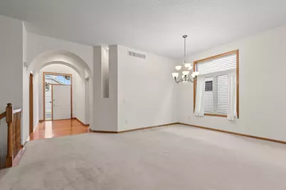 10471 Spyglass Drive, Eden Prairie, MN 55347 - Photo 8