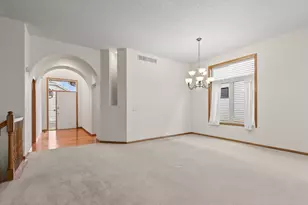 10471 Spyglass Dr, Eden Prairie, MN 55347 - Photo 8