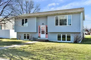 907 E 4th St, Winona, MN 55987 - Photo 1