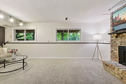 1042 Pontiac Lane, Chanhassen, MN 55317 - Photo 24