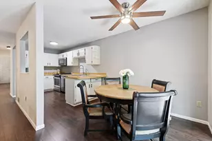1042 Pontiac Ln, Chanhassen, MN 55317 - Photo 12