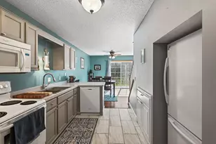 8606 Quarry Ridge Ln, Woodbury, MN 55125 - Photo 14