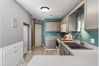 8606 Quarry Ridge Lane #J, Woodbury, MN 55125 - Photo 12