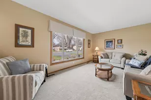 1197 Jackson Street S, Shakopee, MN 55379 - Photo 4