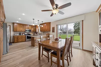 1197 Jackson Street S, Shakopee, MN 55379 - Photo 6