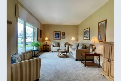 1197 Jackson Street S, Shakopee, MN 55379 - Photo 2