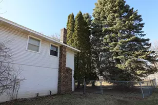 2100 Highland Dr, Burnsville, MN 55337 - Photo 6