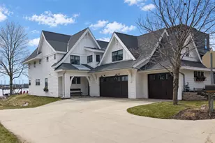 365 Lakeview Ave, Tonka Bay, MN 55331 - Photo 1