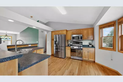 945 Golfers Court SE, Rochester, MN 55904 - Photo 6