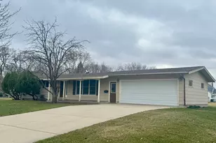 301 S 4th St, Olivia, MN 56277 - Photo 1