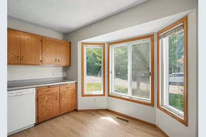 14264 Glencove Path, Apple Valley, MN 55124 - Photo 8